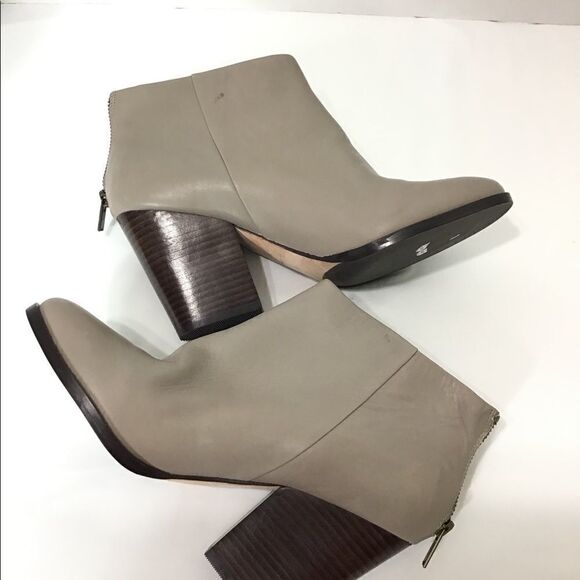 Cole Haan Dey Leather Ankle Bootie Size 9 - Picture 2 of 11